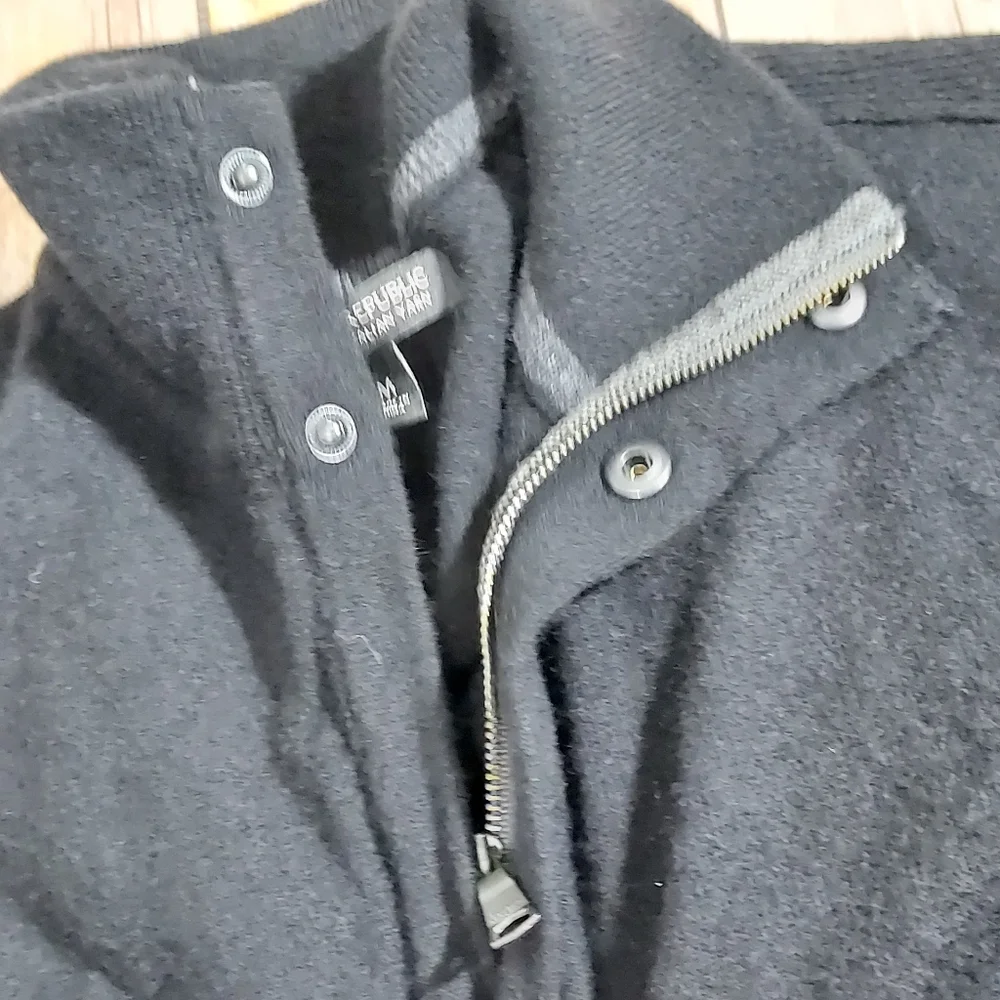 Banana Republic black Merino blend double placket pullover sweater M